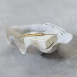 New Mette Ditmer Adorno Shell, Small Blanco