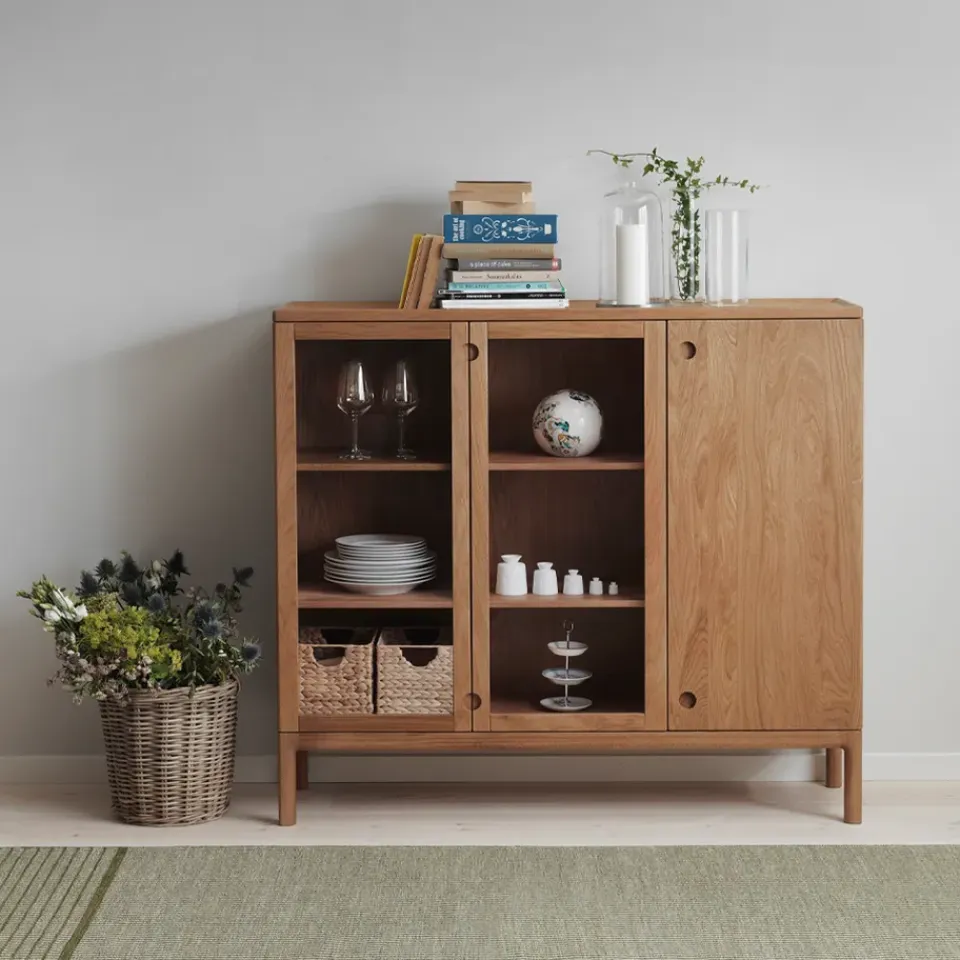 Discount Stolab Armario Prio Hög, Roble aceite natural, puerta de vidrio Beige