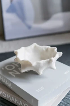 Outlet Mette Ditmer Art piece castaña Ø20 cm, Off-white Blanco