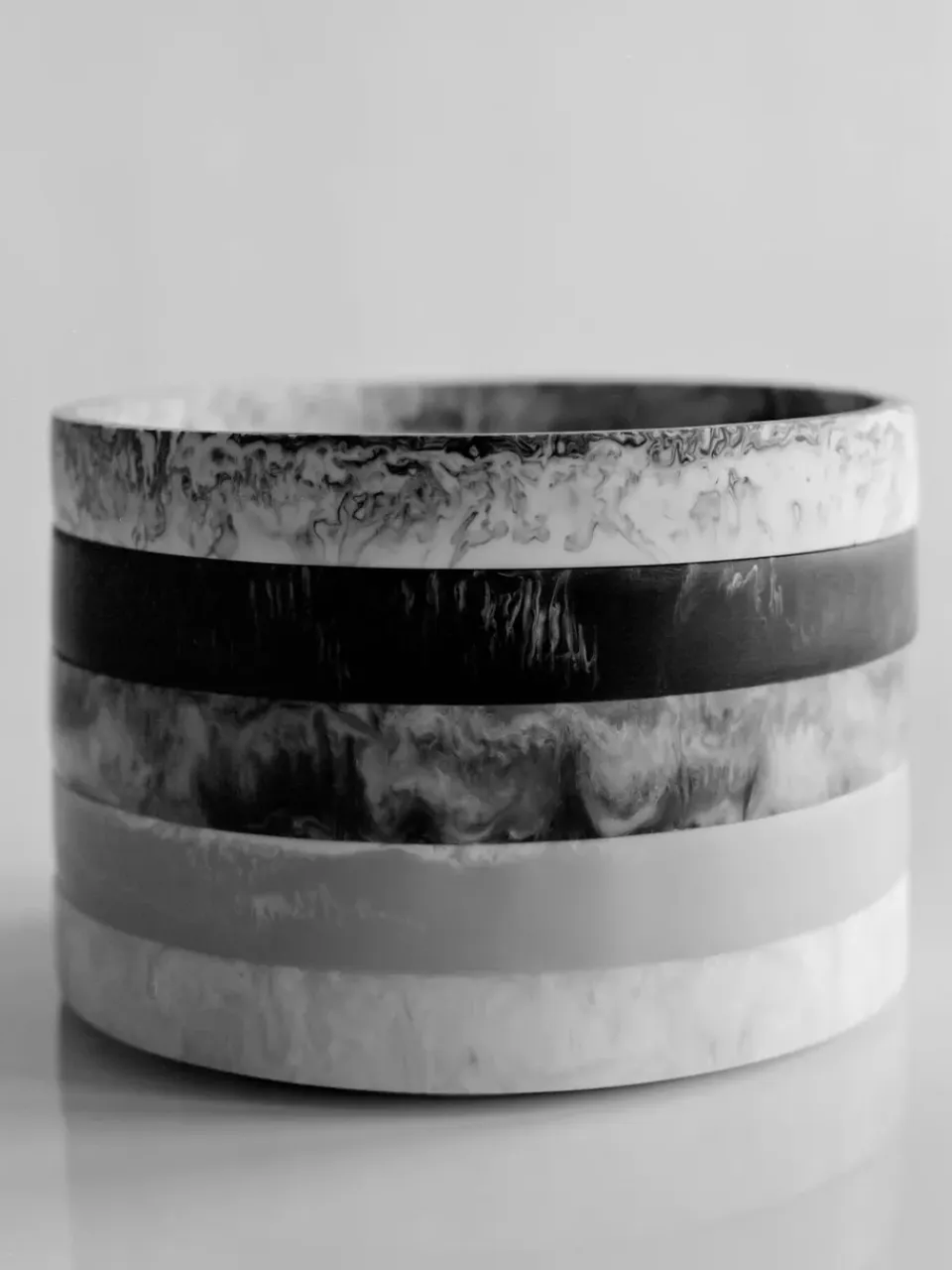 New Ferm Living Bandeja decorativa Mist Ø20 cm, Charcoal Negro