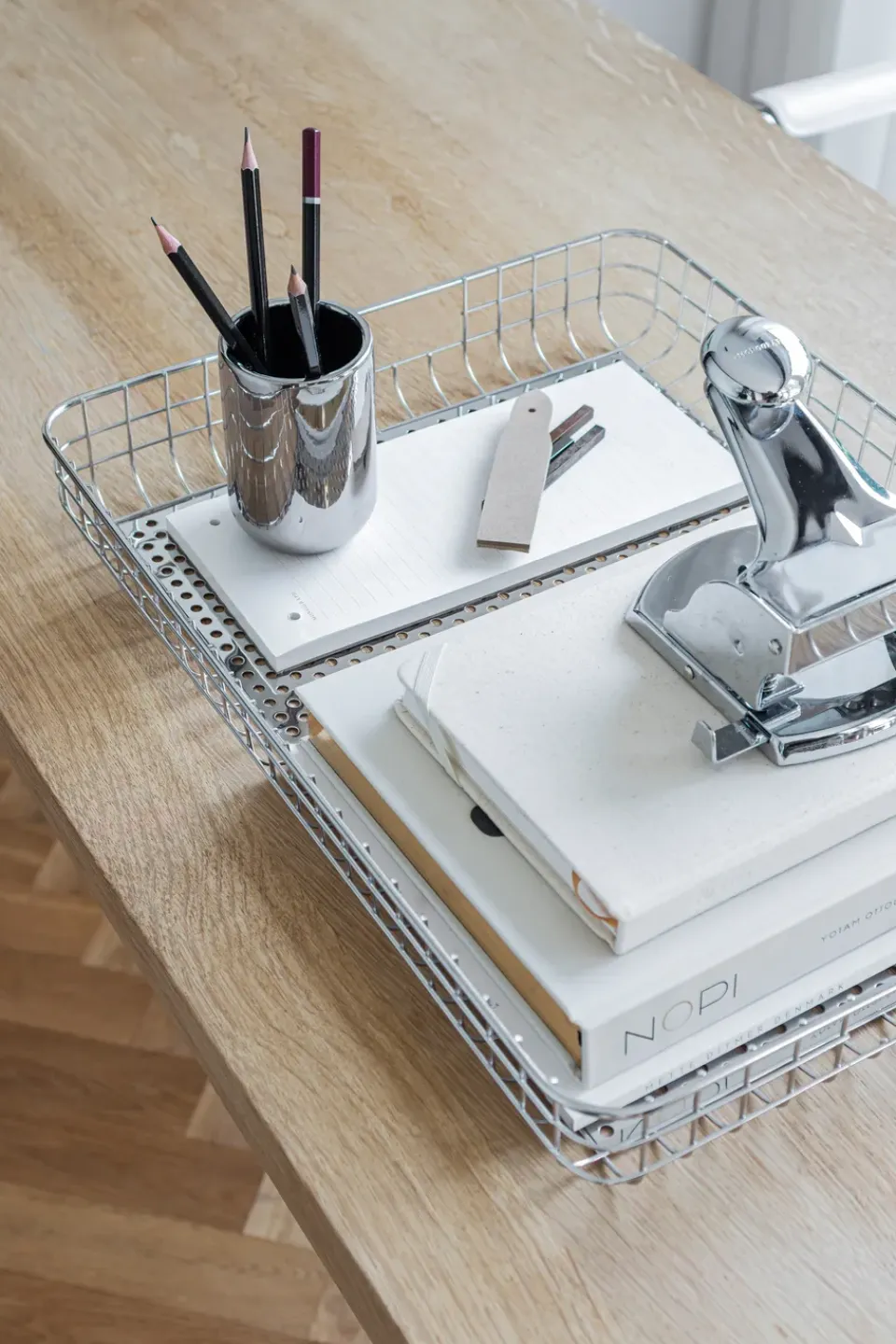 New Mette Ditmer Bandeja Lift 33,5x45,5 cm, Chrome Plateado