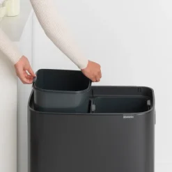 Outlet Brabantia Bo touch bin 2x30 L, mate Negro
