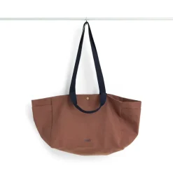 HAY Bolsa Weekend Bag No 2 S 26x56 cm, Milk chocolate Marrón