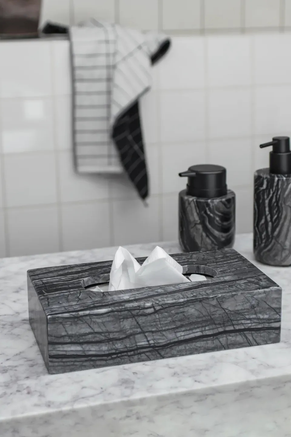 New Mette Ditmer Caja de pañuelos Marble 14x25,5 cm, Negro-gris NegroGris