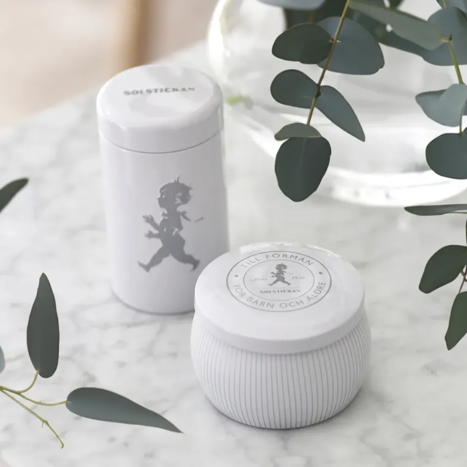 New Solstickan Design Caja de regalo Solstickan con vela aromática + bote con cerillas, -vela perfumada de eucalipto Blanco