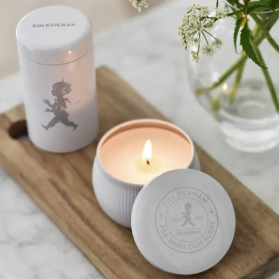 New Solstickan Design Caja de regalo Solstickan con vela aromática + bote con cerillas, -vela perfumada de eucalipto Blanco