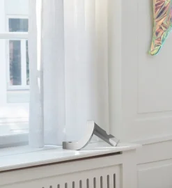 Normann Copenhagen Candelabro Crooked 2, cálido Gris