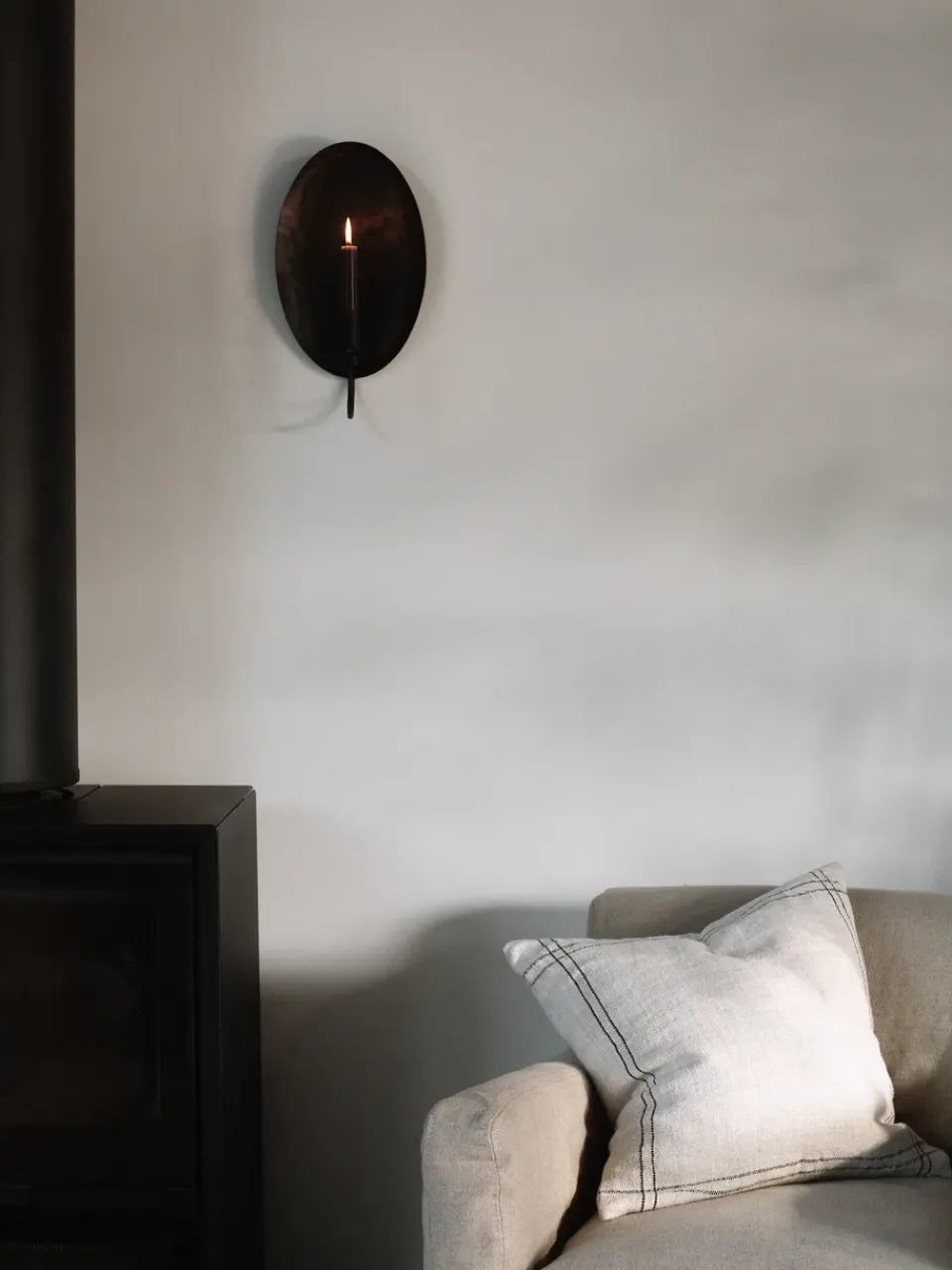 Best Tell Me More Candelabro de pared Boule con placa trasera, Negro