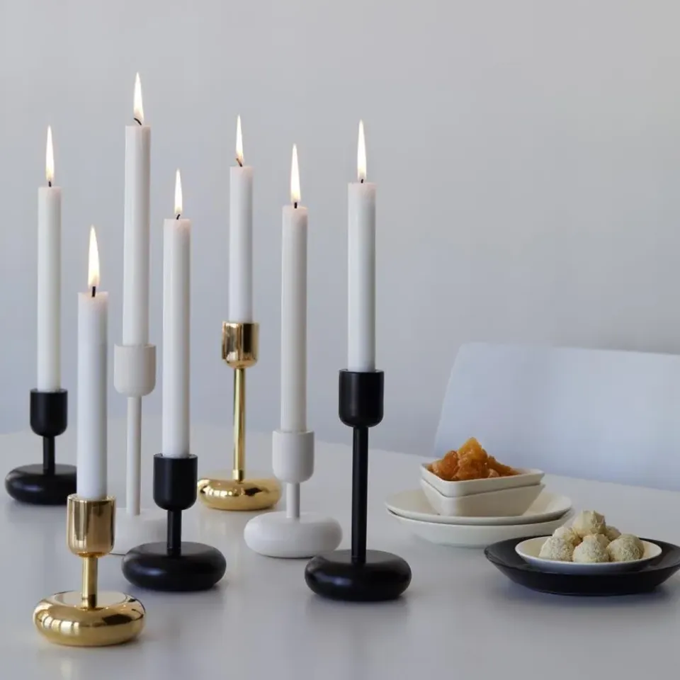 Outlet Iittala Candelabro Nappula latón, pequeño 107 mm Color dorado