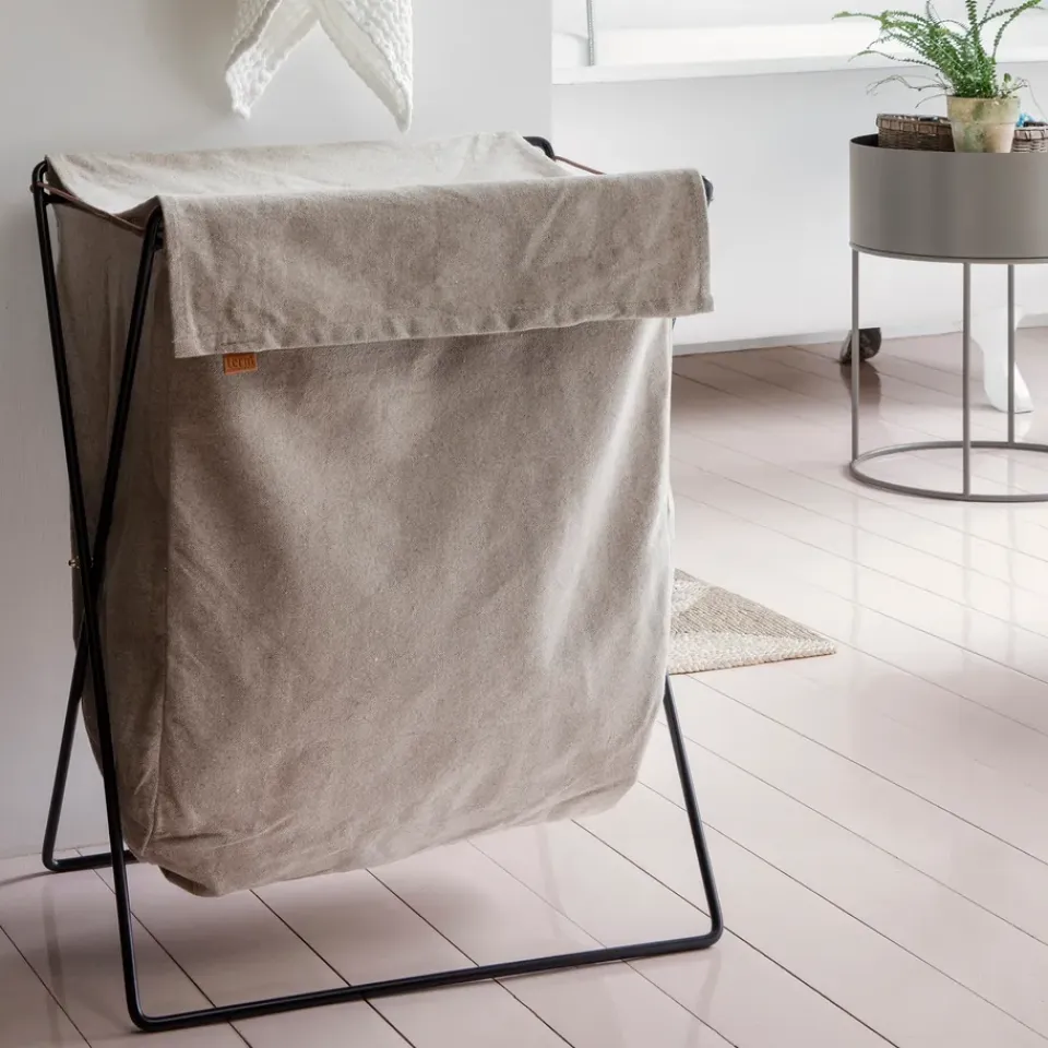 Clearance Ferm Living Cesto de ropa Herman, Negro Beige