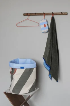 New Mette Ditmer Cesto para la colada Diagonal Ø40x50 cm, Dark olive-sand BeigeMarrón
