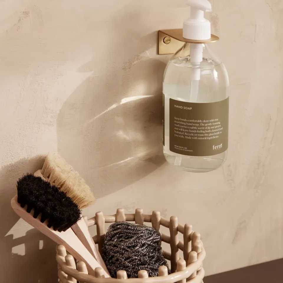 Ferm Living Colgador de pared Basho, latón Color dorado