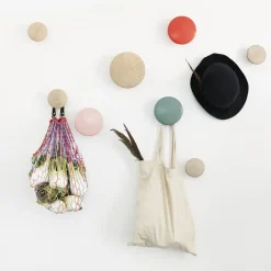 Clearance Muuto Colgador de pared The Dots, pequeño, roble Marrón