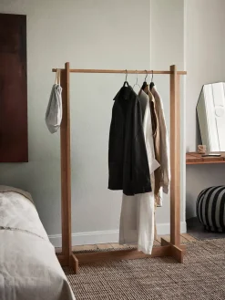 New Ferm Living Colgador de ropa Bridge Clothes Rack, Roble aceitado Marrón