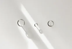 Best Normann Copenhagen Colgador Loop medium Ø7,8 cm, Brushed Zinc Plateado
