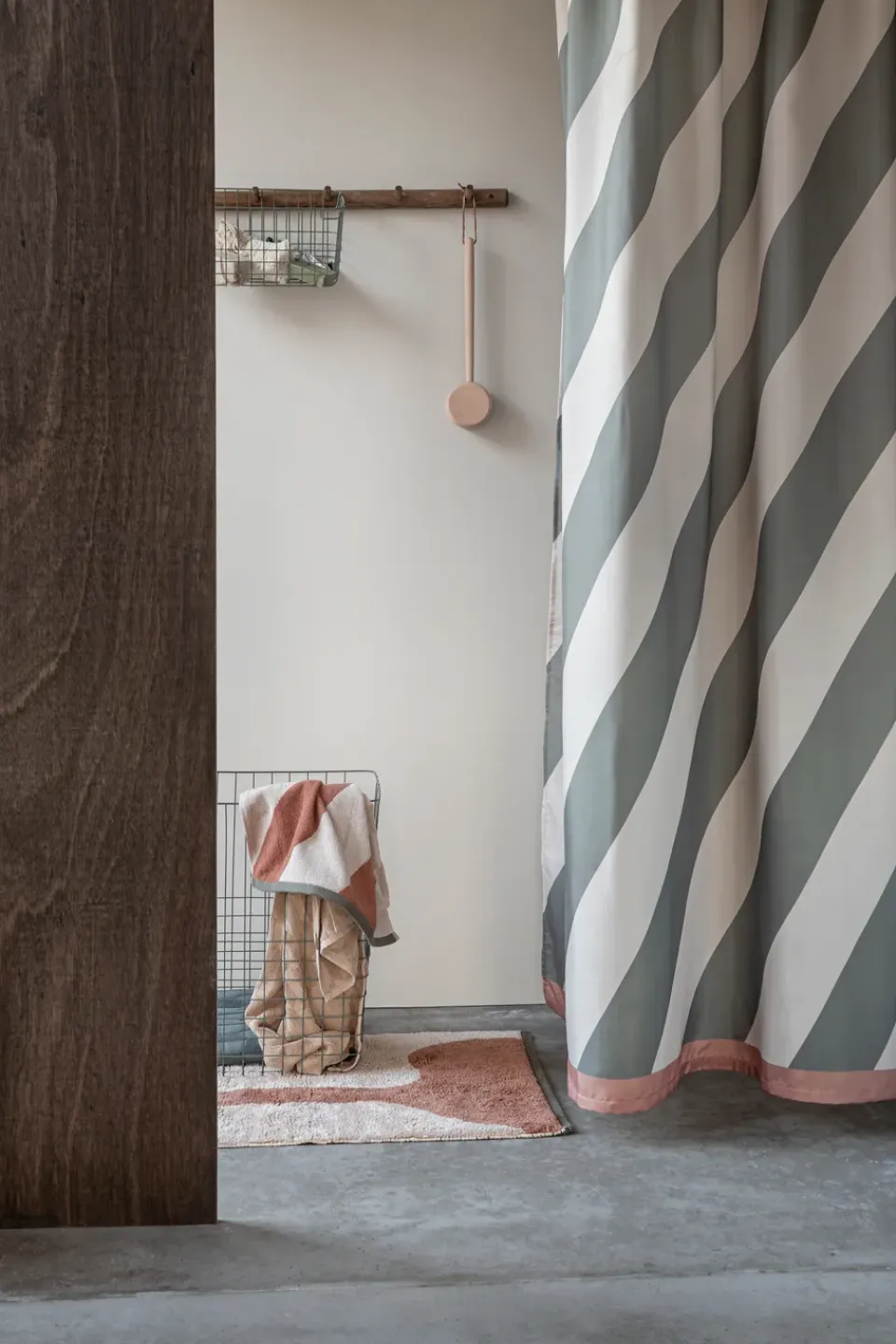 Best Mette Ditmer Cortina de ducha Diagonal 150x200 cm, Dark olive Gris