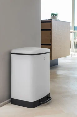 New Mette Ditmer Cubo con pedal Wonda 24 litros, Off white Blanco