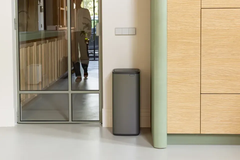 Hot Brabantia Cubo de basura Bo Touch Bin 30 L, Platino Gris
