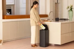 Brabantia Cubo de basura Bo Touch Bin 30 L, Mineral Infinite Grey Gris