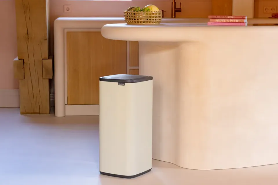 Clearance Brabantia Cubo de basura Bo Touch Bin 30 L, suave Beige