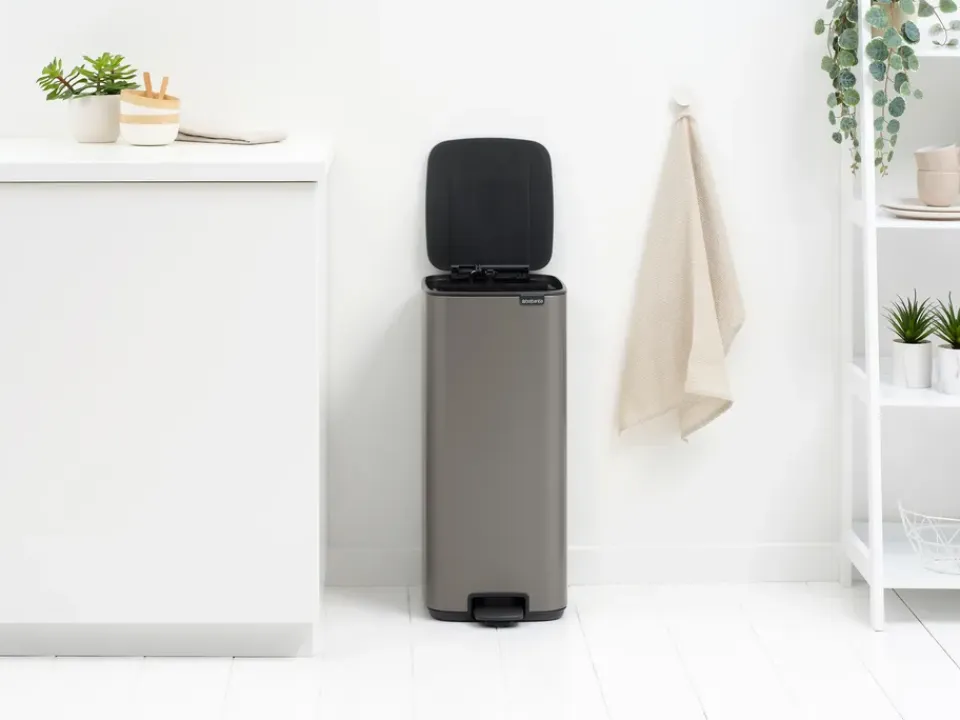 New Brabantia Cubo de basura con pedal Bo 30 L, Platino Gris