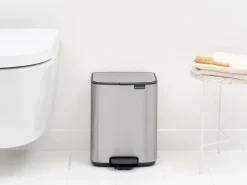 Brabantia Cubo de basura con pedal Bo 7 L, Acero mate antihuellas Plateado