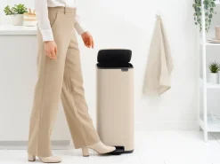 Clearance Brabantia Cubo de basura con pedal Bo 30 L, suave Beige