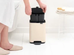 Outlet Brabantia Cubo de basura con pedal Bo 4 L, suave Beige