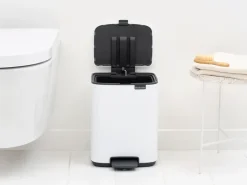 Brabantia Cubo de basura con pedal Bo 7 L, Blanco