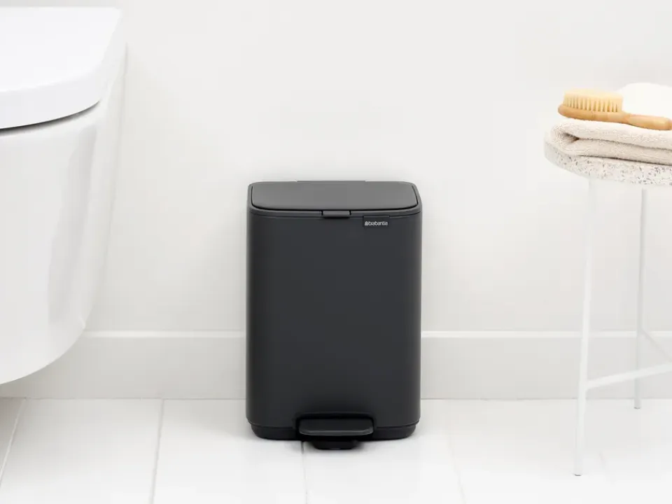 New Brabantia Cubo de basura con pedal Bo 4 L, Mineral Infinite Grey Gris