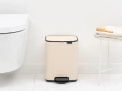 New Brabantia Cubo de basura con pedal Bo 7 L, suave Beige