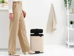 Hot Brabantia Cubo de basura con pedal Bo 12 L, suave Beige