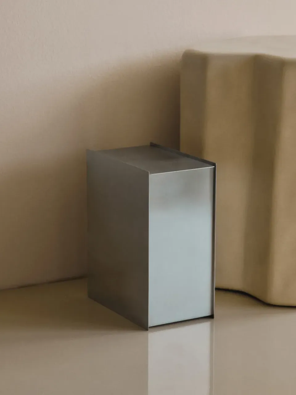 Discount Ferm Living Cubo de basura Sama, Brushed stainless steel Plateado