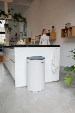 Discount Brabantia Cubo de basura Touch Bin 40 L, Soft Beige