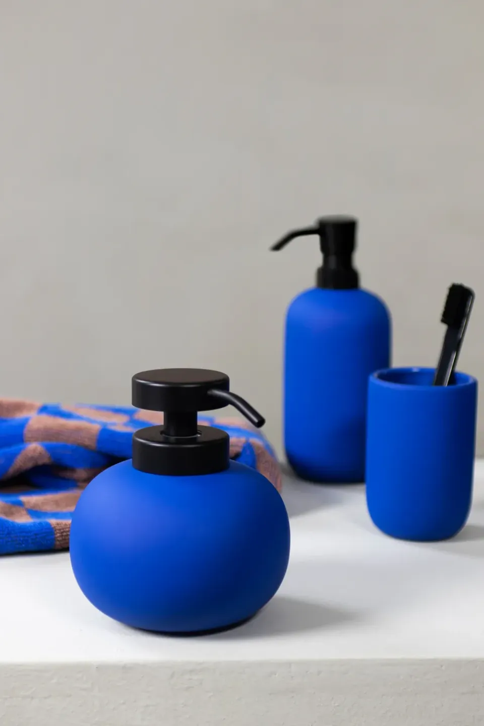 Mette Ditmer Dispensador de jabón Lotus, Cobalt Azul