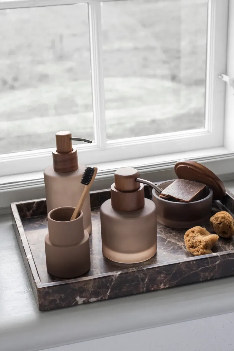 Mette Ditmer Dispensador de jabón Modest alto, Walnut Marrón