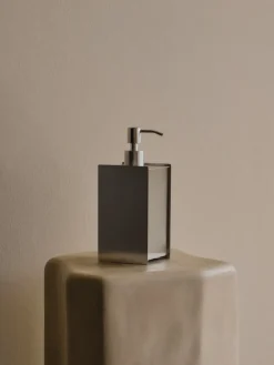 Discount Ferm Living Dispensador de jabón Sama, Brushed stainless steel Plateado