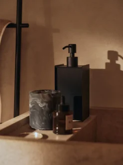 Discount Ferm Living Dispensador de jabón Sama, Black Negro