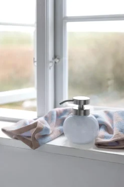 Mette Ditmer Dosificador de jabón Opal, Light blue Azul