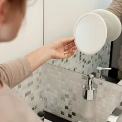 Clearance Bosign Espejo de maquillaje AirMirror x10 desmontable con ventosa, Ø16,5 cm Blanco