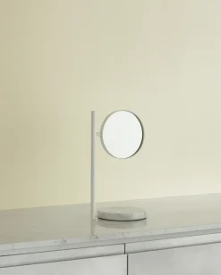 Outlet Normann Copenhagen Espejo de mesa de doble cara Pose 21x39 cm, Blanco