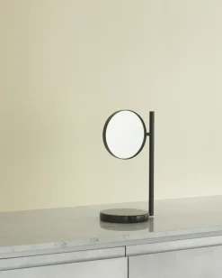 Normann Copenhagen Espejo de mesa de doble cara Pose 21x39 cm, Negro