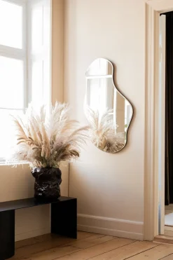 Ferm Living Espejo Pond large, Dark chrome Plateado