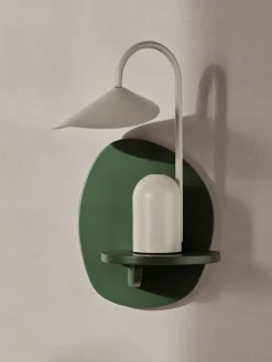 New Ferm Living Estantería de pared Pilu 25 cm, Verdant Green Verde