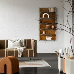 New Kristina Dam Studio Estantería de pared Stack, Oak, soportes en nogal aceitado oscuro Beige
