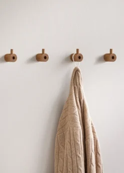 MOEBE Gancho wooden wall hook, Roble Marrón