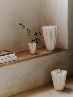 Ferm Living Jarrón Dedali 11 cm, Off-white Blanco