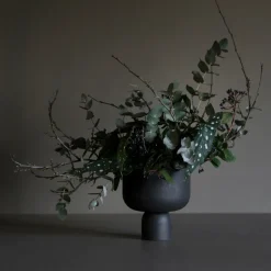 Sale DBKD Maceta Post Ø18 cm, Cast iron Negro
