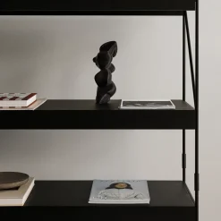 Audo Copenhagen Módulo de estantería Zet, Oak dark stained, 1x2, black steel base Beige