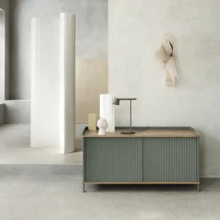 Clearance Muuto Mesa auxiliar Enfold baja 125x45x63 cm, Oak-Dusty green MarrónVerde